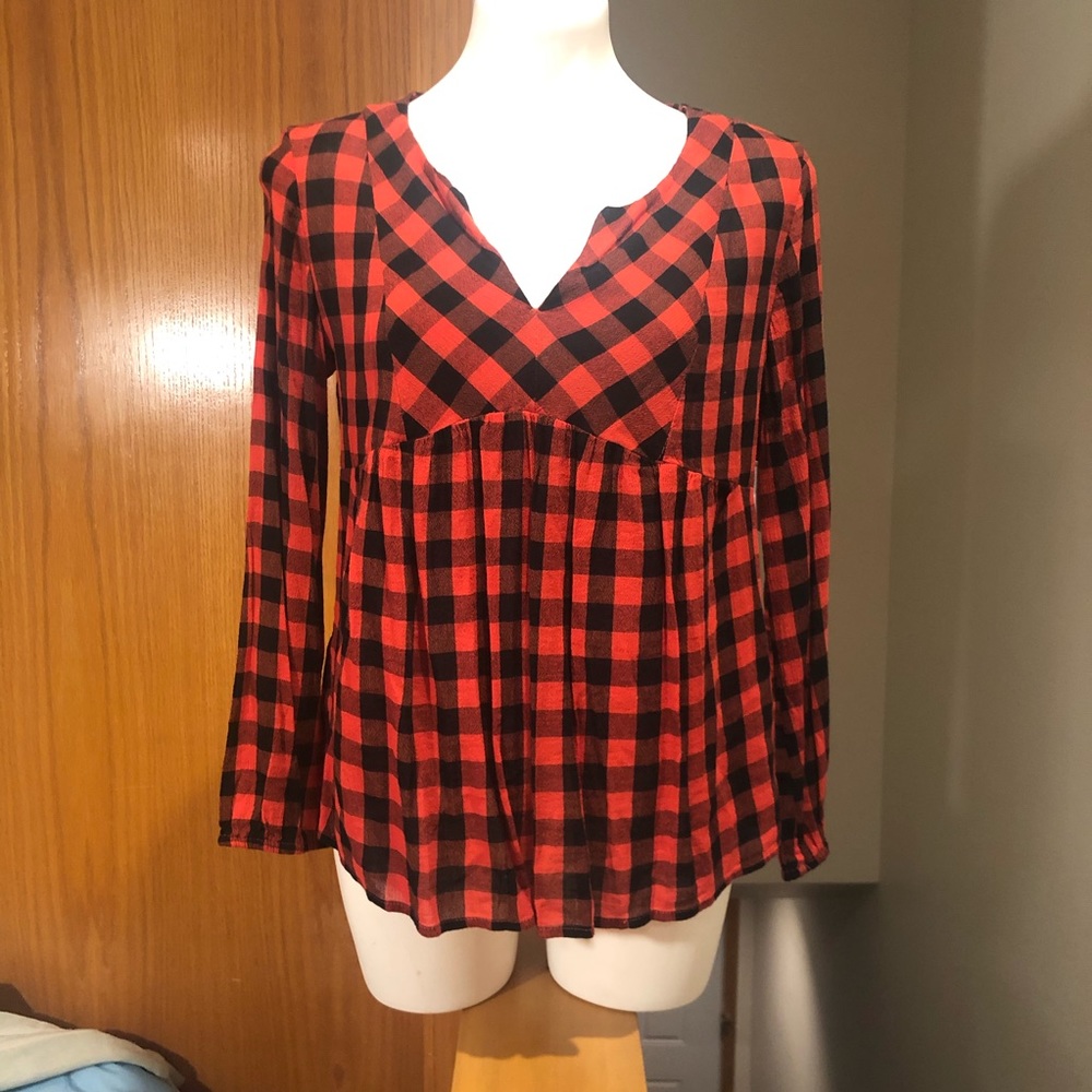 Brand New Old Navy Blouse. Small.